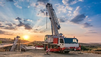 mobile-crane-rental-carousel